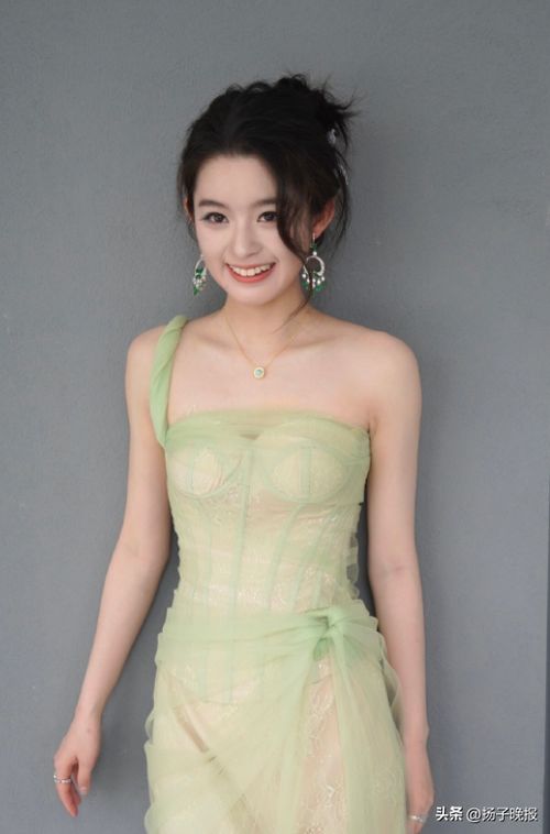 黄杨钿甜天价耳环风波背后：真相与谣言交织的舆论风暴