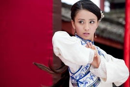 魏邵低头向小乔道歉古装剧照