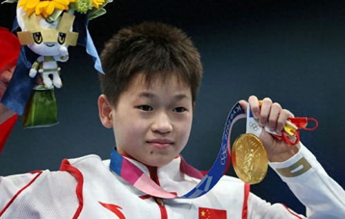 全红婵与教练合影