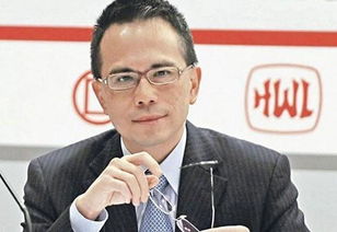 李泽钜与家人合影