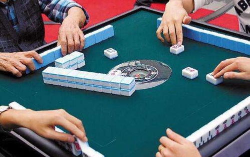 大学生邀同学玩扑克，涉嫌开设赌场罪？法律红线不容触碰！