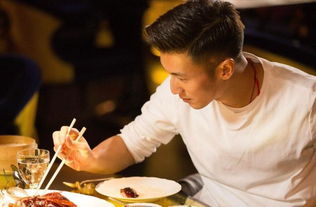 陈奕迅辟谣离世后首现身，吃肉报平安状态好！