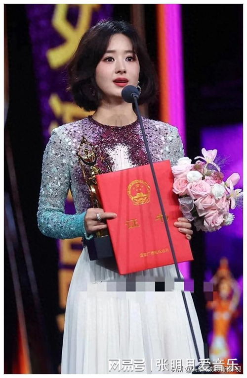 赵丽颖与林更新拍立得合照