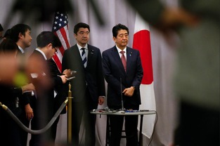 特朗普与外国领导人会谈