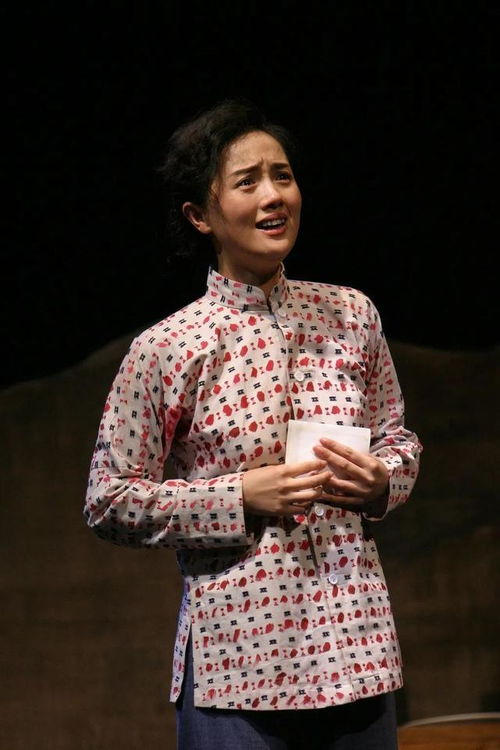 抖音爆火！朱媛媛悼念现场，一位老人的背影让全网破防