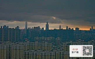 暴雨突袭武汉，我亲历电闪雷鸣中的城市心跳