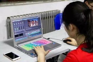 学生家长接受采访的照片