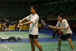 年轻男双选手比赛瞬间