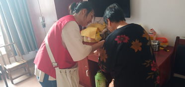 被骗老人查看账单