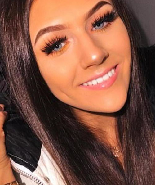 黄杨钿甜生活照社交媒体截图