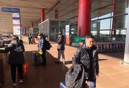 国乒教练组场边指导