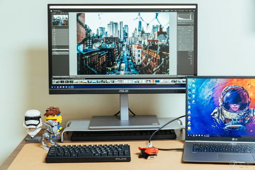 学生在电脑前制作有声书界面