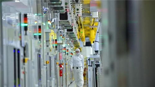 芯片制造工厂内部设备图