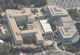 中情局总部大楼外部图