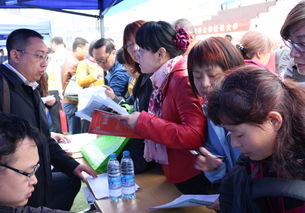 家长赶赴学校现场