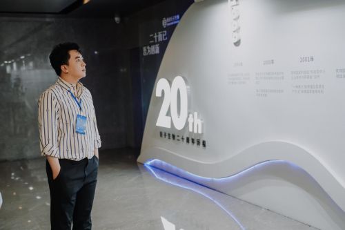 巨子生物实验室内部场景