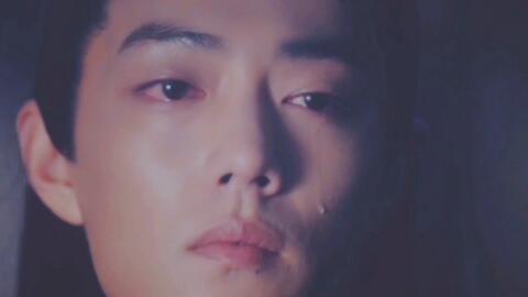 雨中对视片段画面