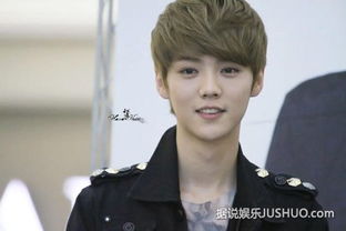 鹿晗在后台准备登台