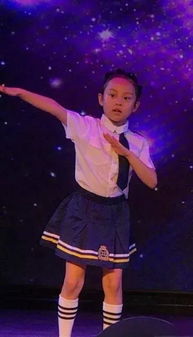 林志炫身穿京剧服饰登台表演