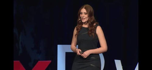 朱洁静在社交媒体上发布病中照片配文轻舟已过万重山