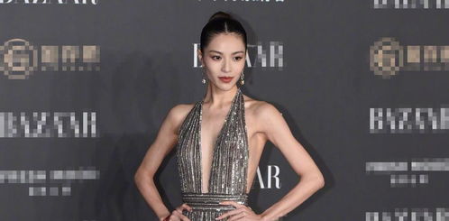 舒淇与易烊千玺红毯同框合影