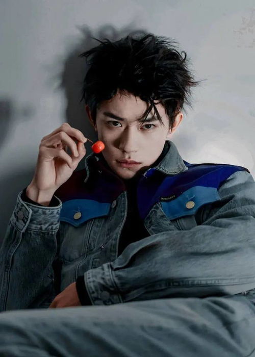 电影《少年的你》中易烊千玺的剧照