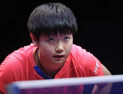 孙颖莎认真听巴赫讲话