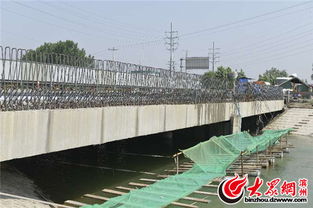 桥梁修复施工场景