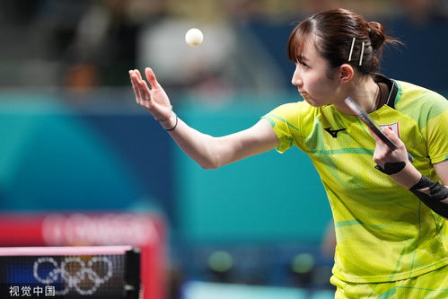 孙颖莎专注比赛神情坚毅