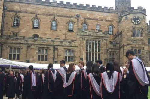 中国留学生在哈佛毕业典礼