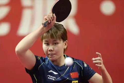 陈幸同比赛中奋力击球