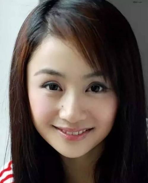 曹颖胃癌手术8天后直播带货，网友热议：坚强还是炒作？