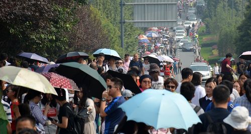 烟火气里的中国底气，抖音小店如何用一碗热汤征服千万人？