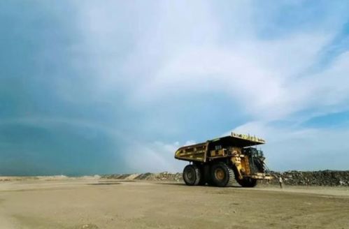 没有驾驶室的卡车，靠啥精准运行？6人操控100台的背后秘密！