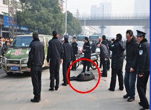 女幼师当街被刺13刀身亡，母亲：当时正和女儿通话，听到惨叫我都疯了