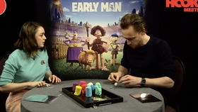 剧组成员开会讨论数据安全措施