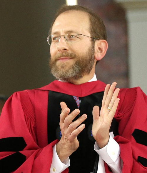 哈佛大学校长艾伦·加伯演讲