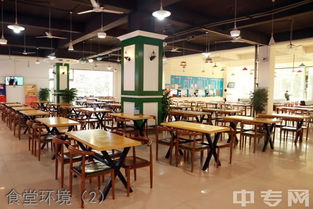 食堂惊现活蛆！校长被停职，家长怒了：这是给孩子吃的？