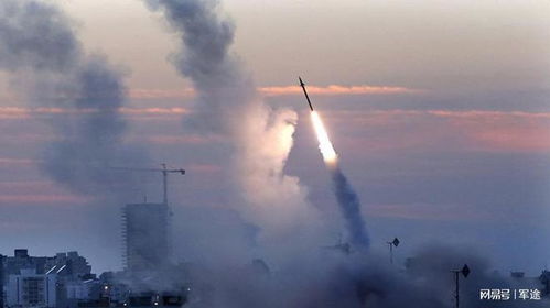 以色列防空系统拦截来袭导弹画面