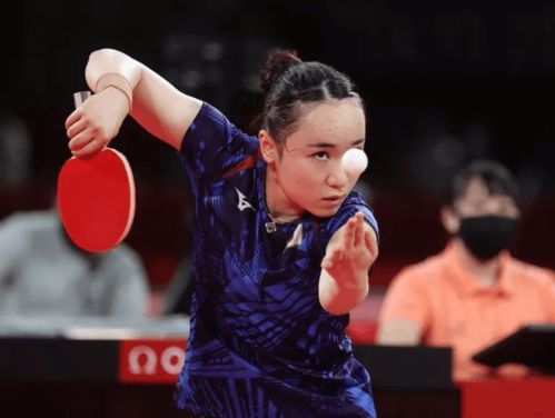 孙颖莎与伊藤美诚赛场对峙