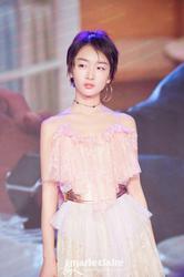 黄杨钿甜“天价耳环”事件持续发酵，父亲被查背后藏了多少秘密？