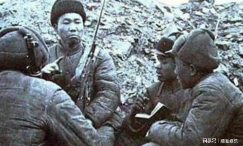 一把掉落的尖刀插在地上