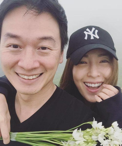 林依晨与老公甜蜜合影