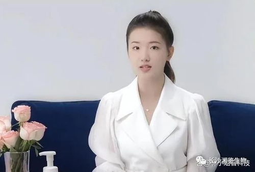 孟羽童在格力直播间主持画面