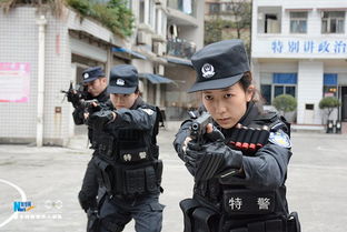 警方执法现场照片