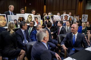 空难家属在听证会上发言