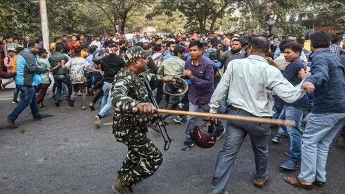 印度轮奸犯出狱 粉丝举行胜利游行？真相令人震惊！