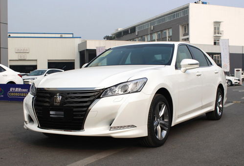 丰田皇冠在日本市场预售现场照片