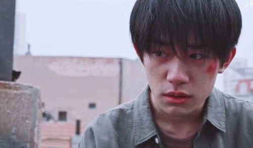 易烊千玺在电影奇迹中的感人镜头