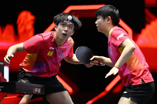 王楚钦孙颖莎混双三连冠梦启多哈，刘国梁宠溺颁奖成焦点